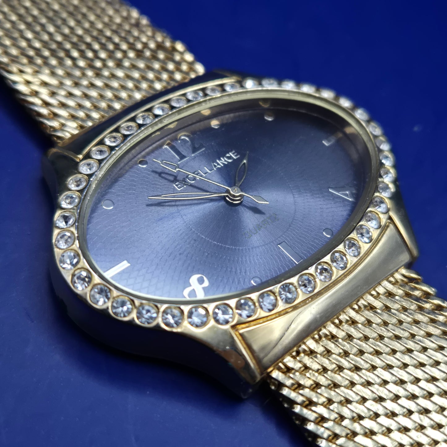 Excellance Damen Uhr – Goldfarbenes Mesh-Design mit Strass-Lünette