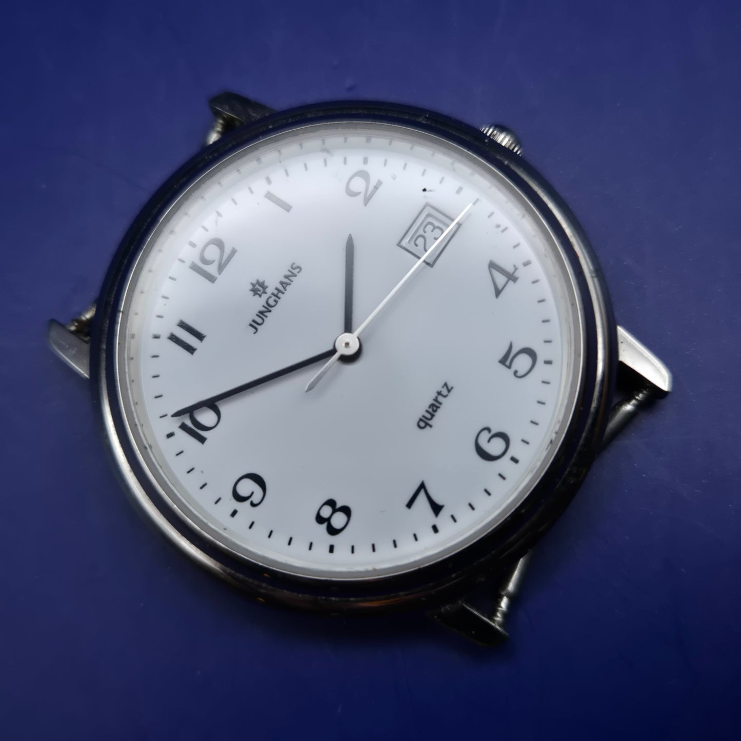 Klassische Junghans Herren Uhr – Zeitloses Design mit Datumsanzeige