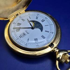 Elegante Goldene Taschen Uhr – Made in Germany mit Mondphase