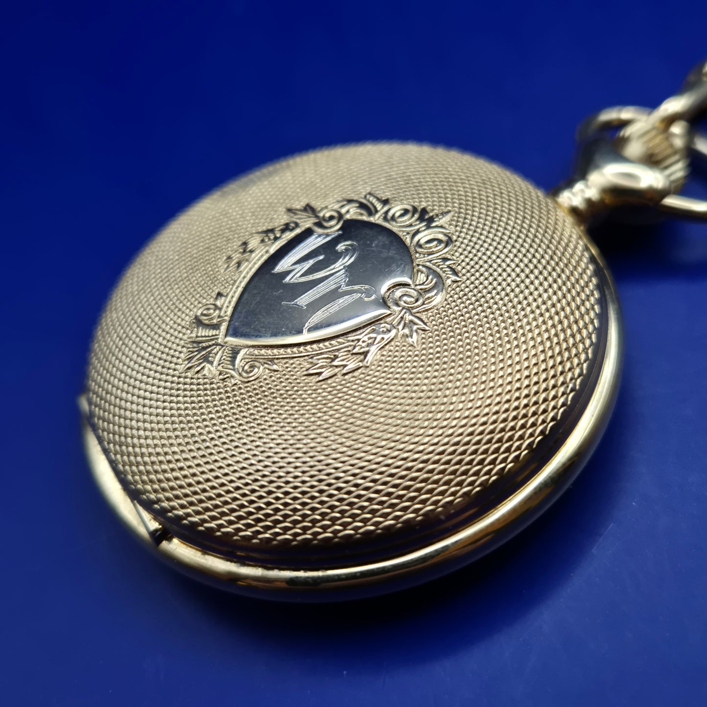 Elegante Goldene Taschen Uhr – Made in Germany mit Mondphase
