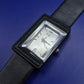 Moderne In Time Herren Uhr – Schwarzes Rechteck-Design im Retro-Look