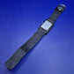 Moderne In Time Herren Uhr – Schwarzes Rechteck-Design im Retro-Look