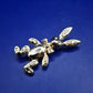 Goldfarbene Hasen Brosche – Verspieltes Design mit Strass-Details
