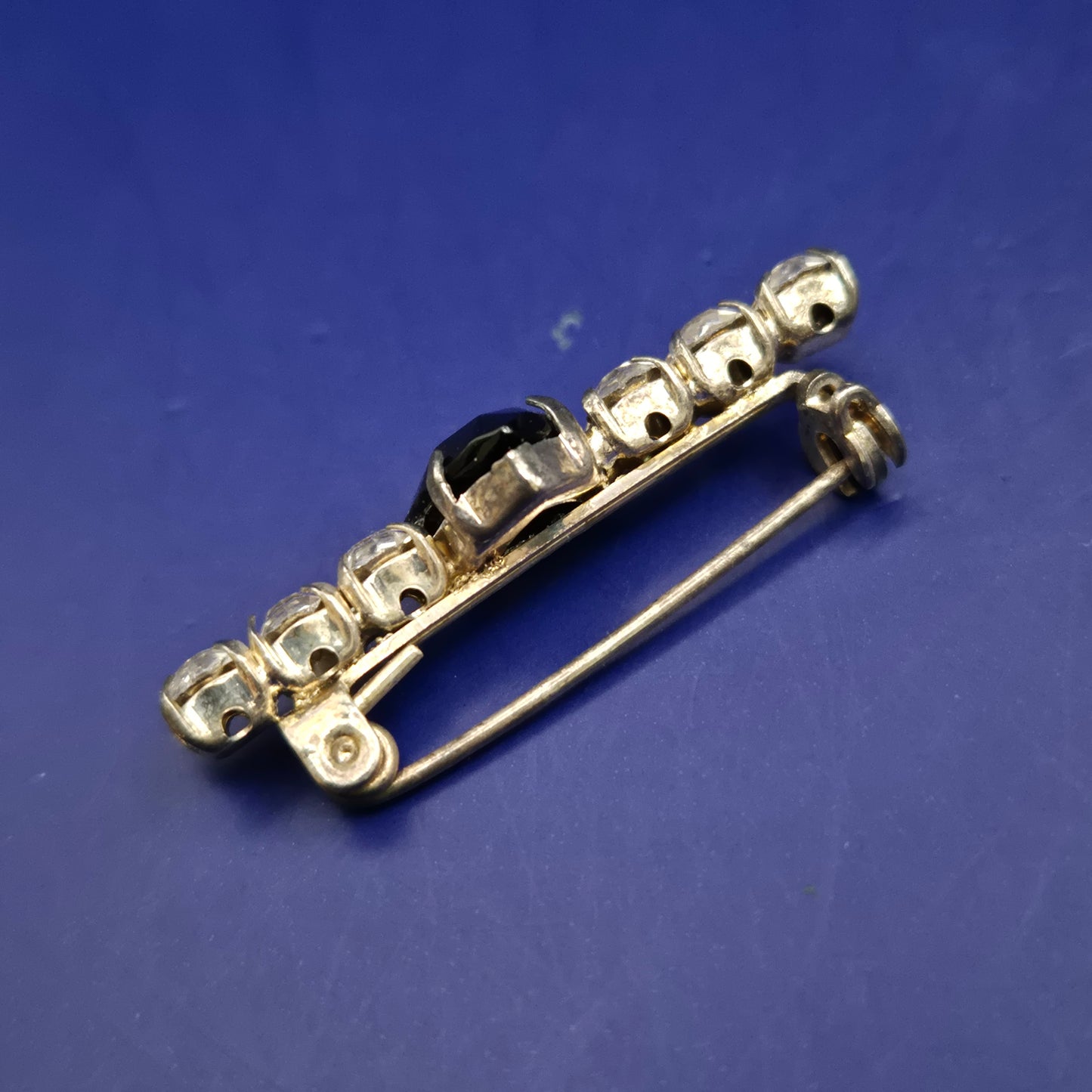 Elegante Vintage Brosche – Herz Design mit Strassbesatz