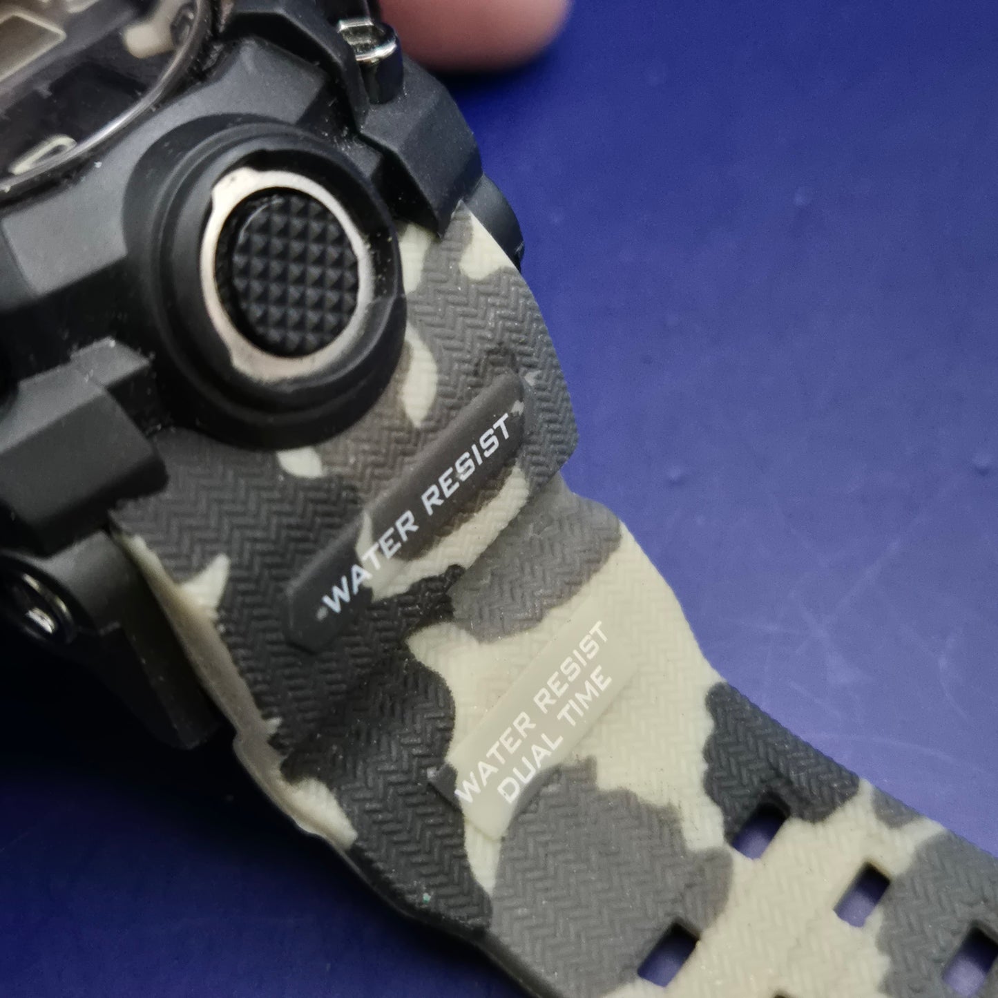 Robuste SMAEL Herren Uhr – Sportliches Camouflage Design mit Dual Time