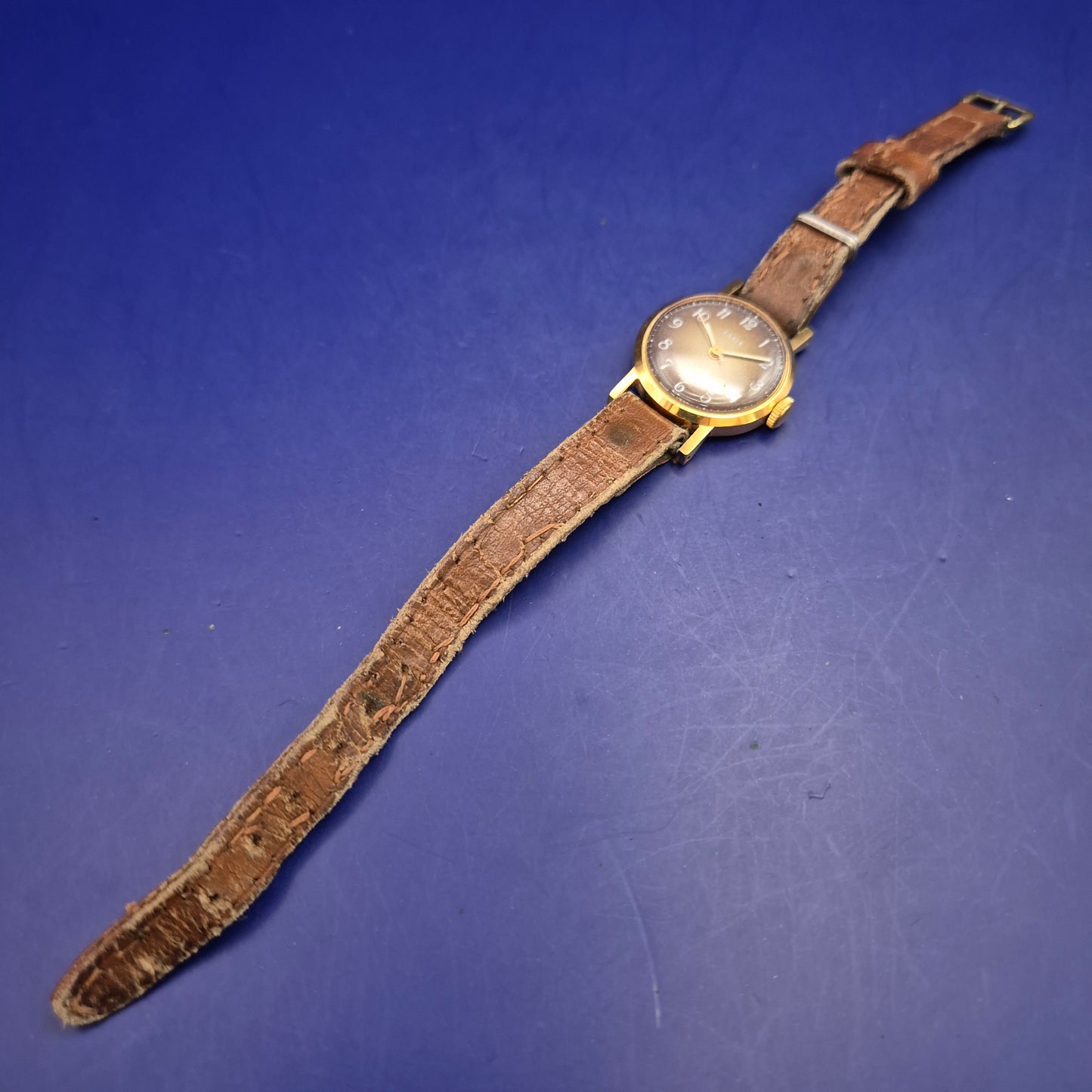 Vintage Zaria Damen Uhr – Klassische Eleganz aus der UdSSR