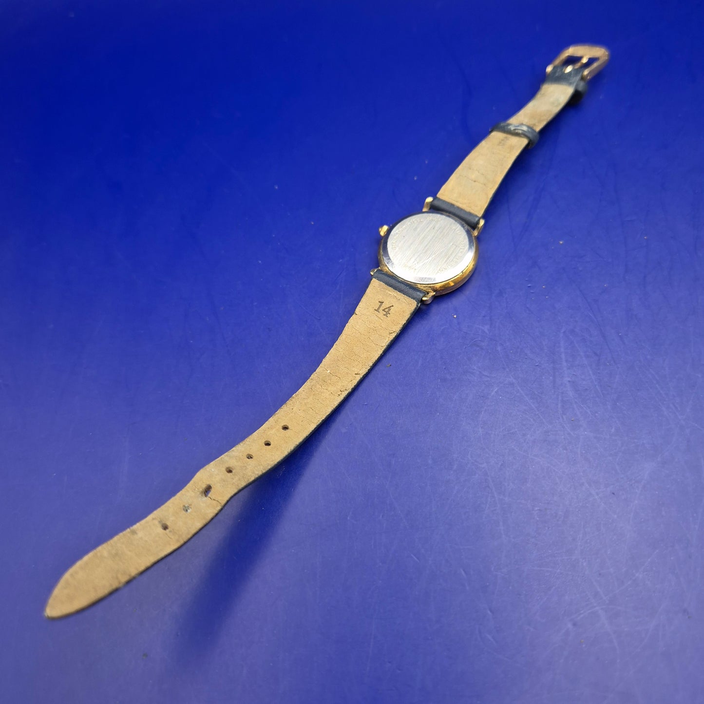 Elegante MCA Damen Uhr – Klassisches Design mit römischen Ziffern