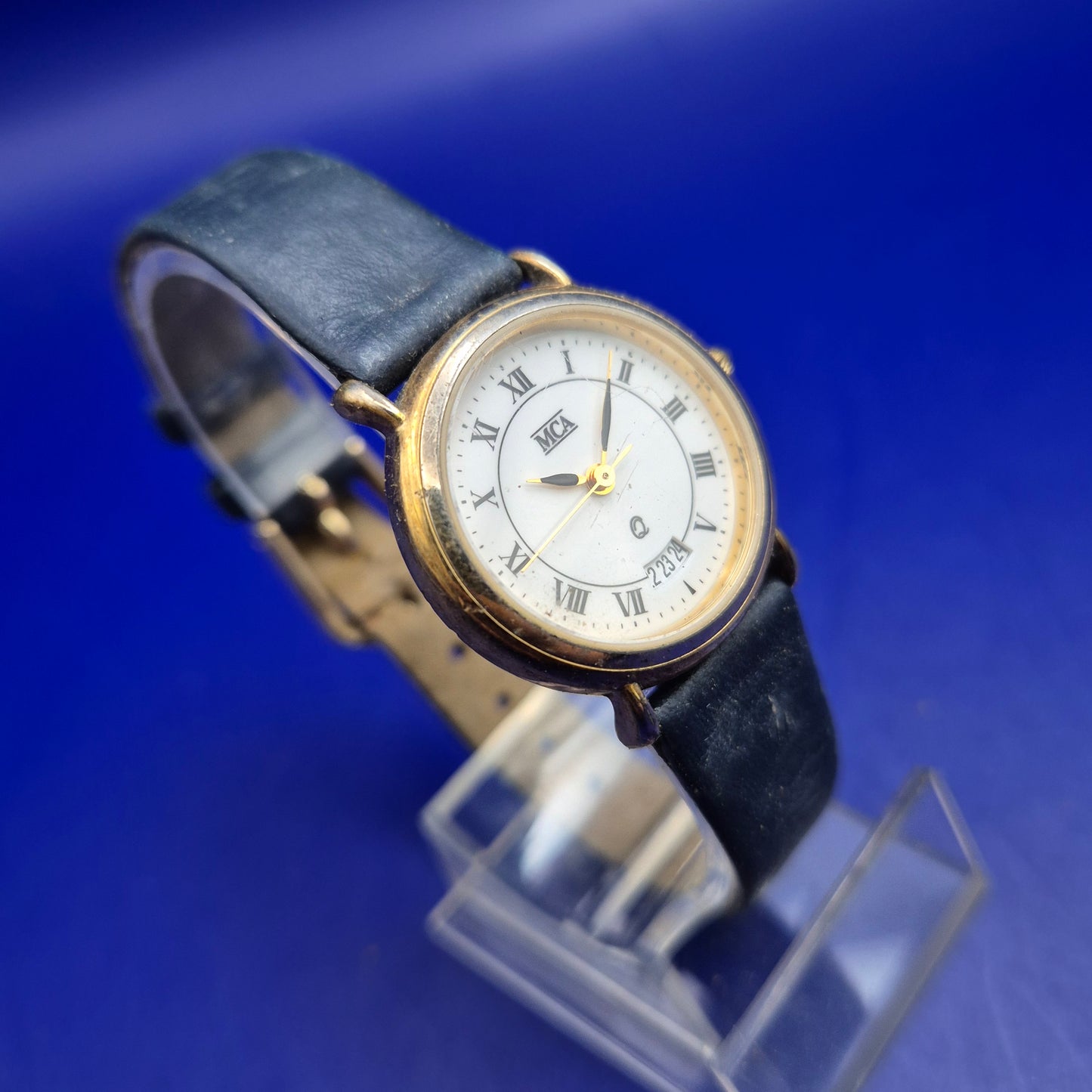 Elegante MCA Damen Uhr – Klassisches Design mit römischen Ziffern