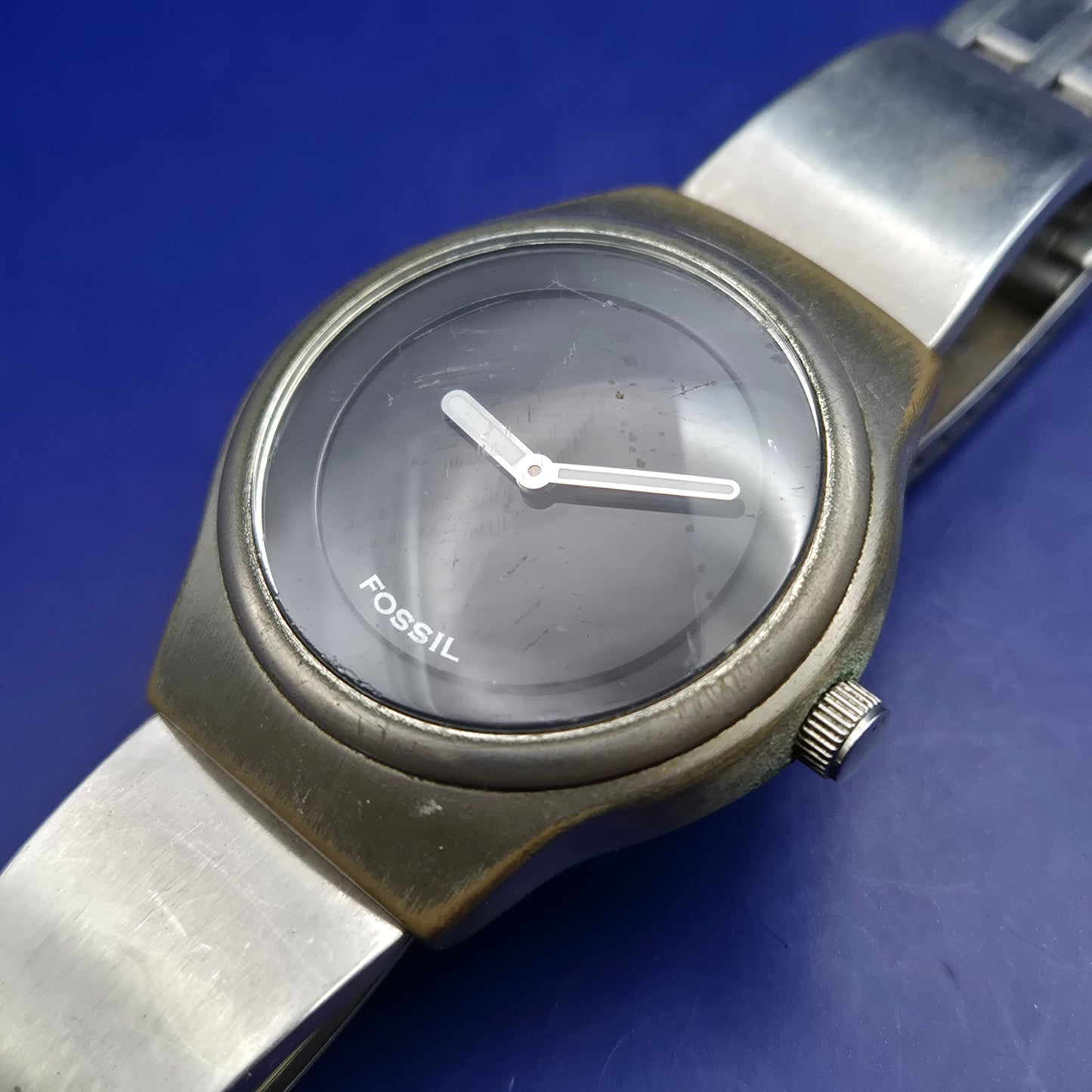 Moderne Fossil Herren Uhr – Minimalistisches Design in Anthrazit