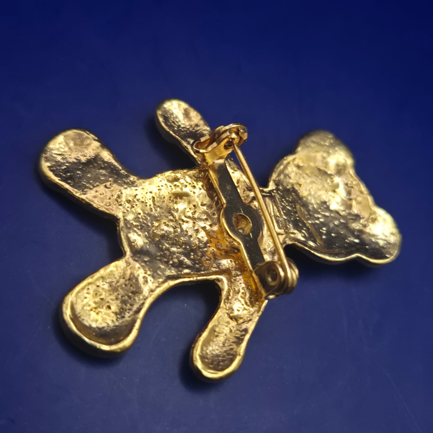 Niedliche Teddybär Brosche – Vergoldet mit funkelnden Strass-Augen