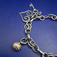 Fossil Damen Armband – Vintage-Stil mit Herz-, Schlüssel- und Globus-Anhängern