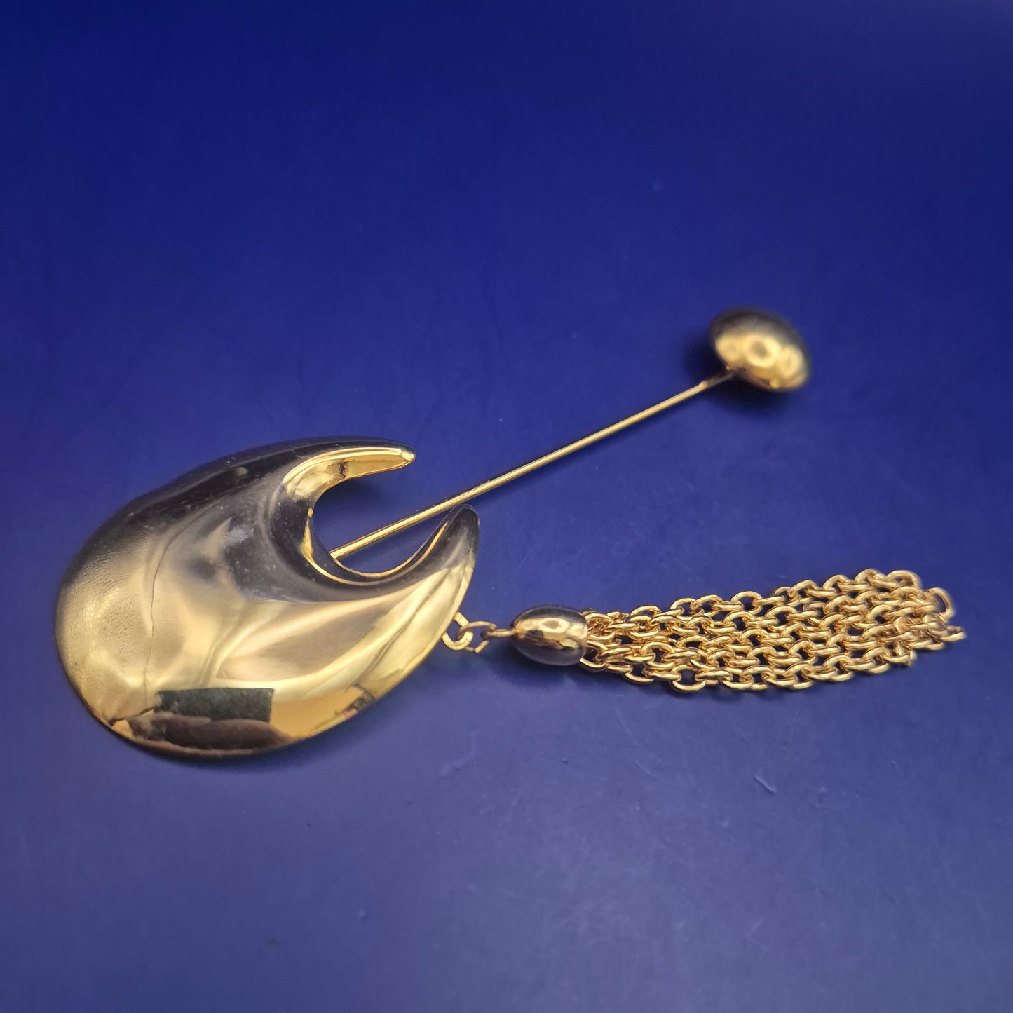 Elegante Vintage Brosche Goldfarben – Abstraktes Design mit Kettendetails