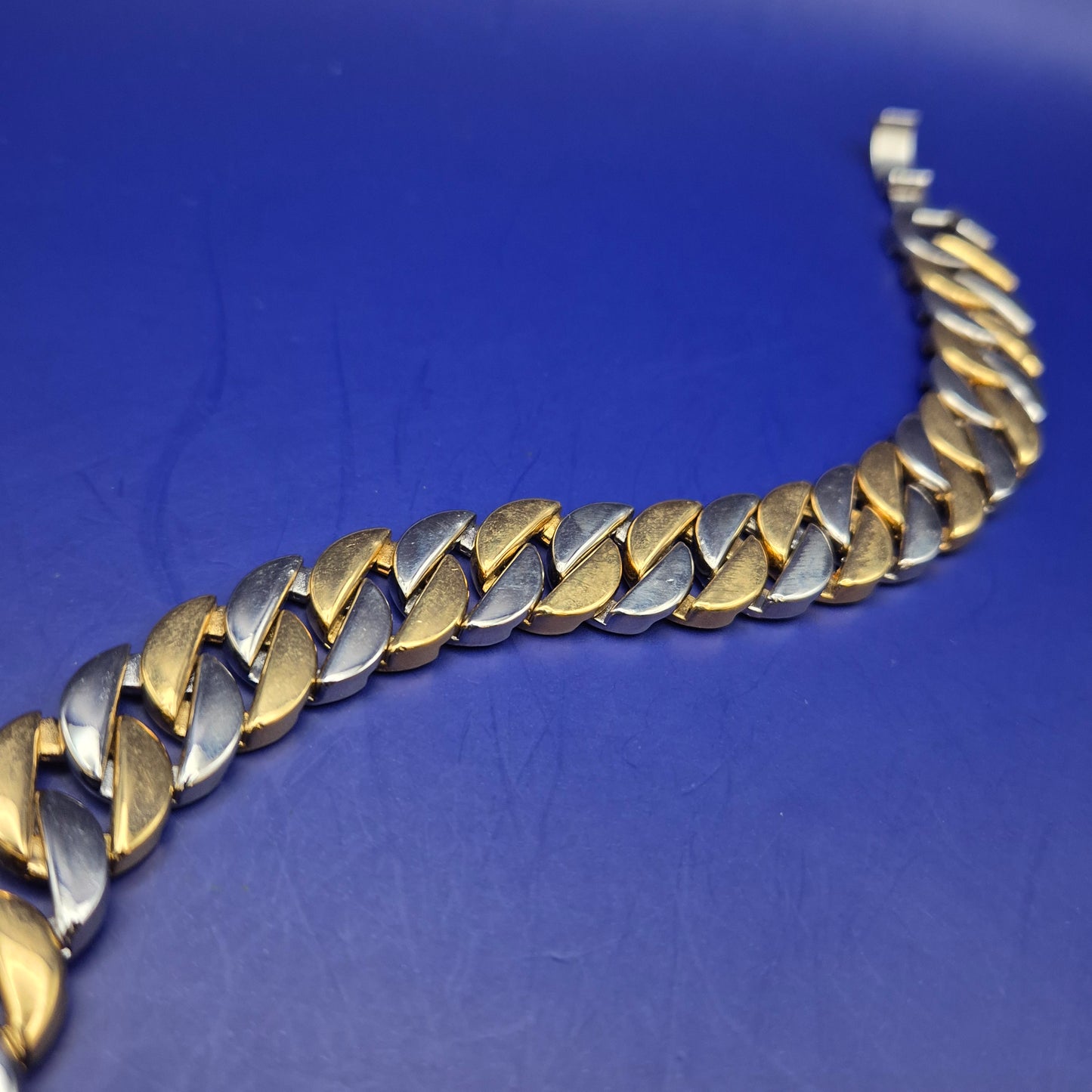 Massive Bicolor Panzerkette – Stilvolles Statement in Gold und Silber