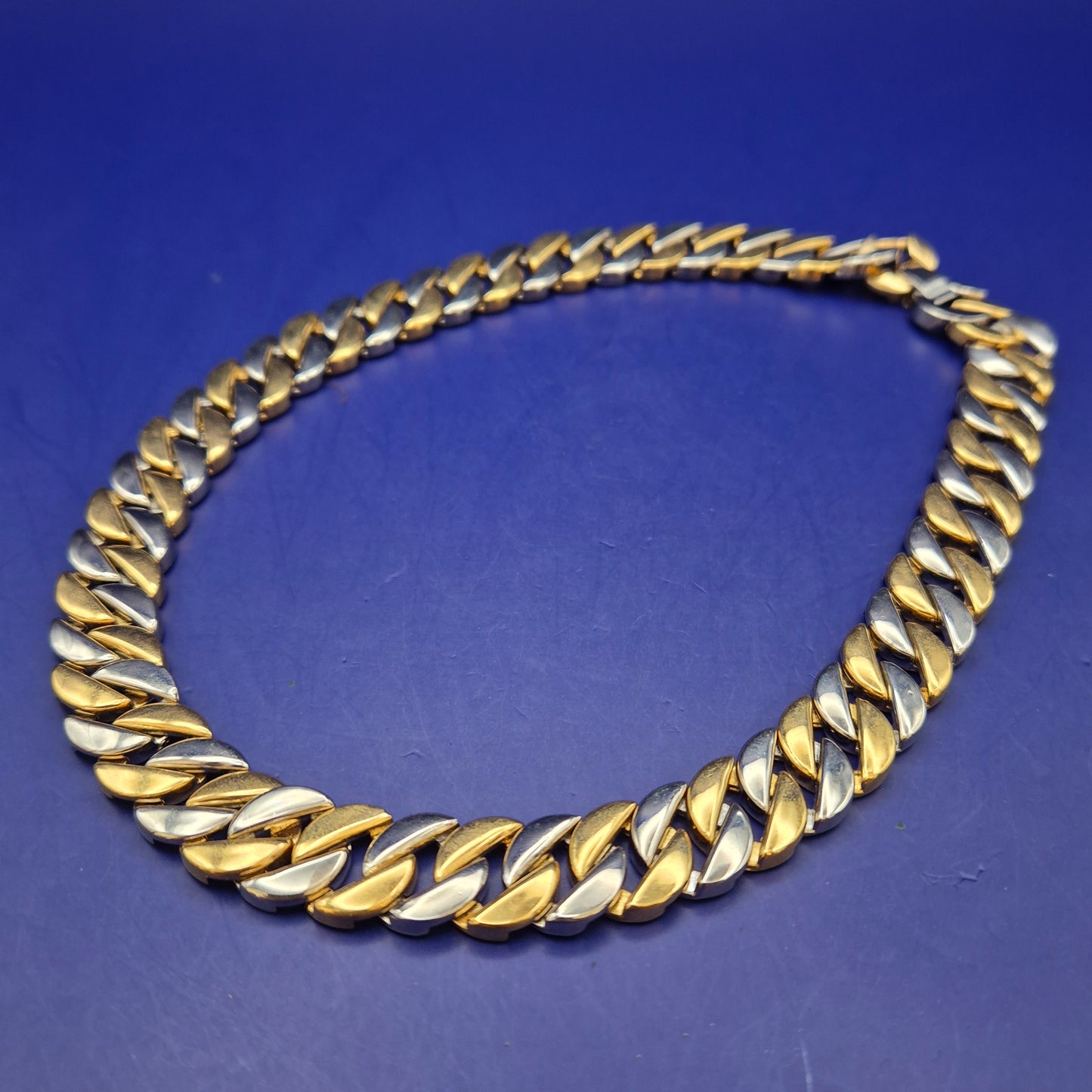 Massive Bicolor Panzerkette – Stilvolles Statement in Gold und Silber