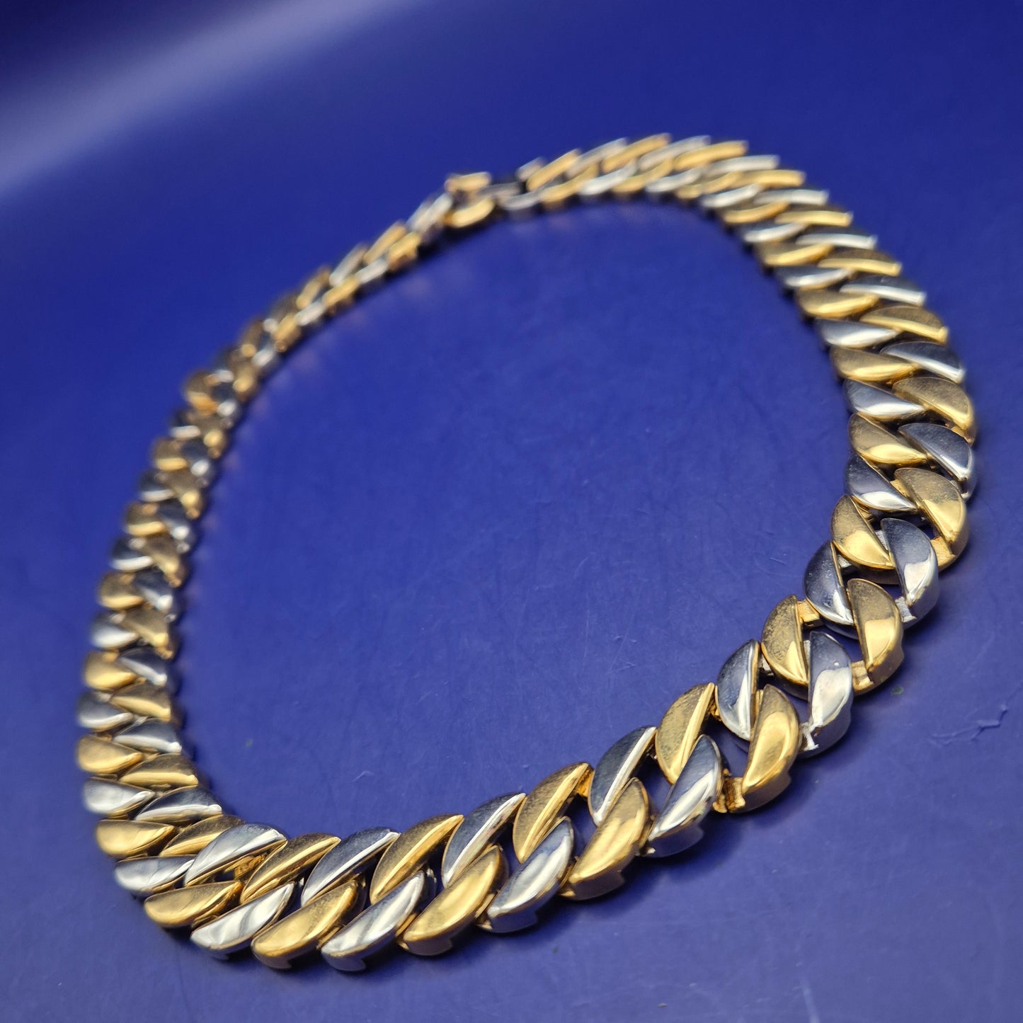 Massive Bicolor Panzerkette – Stilvolles Statement in Gold und Silber