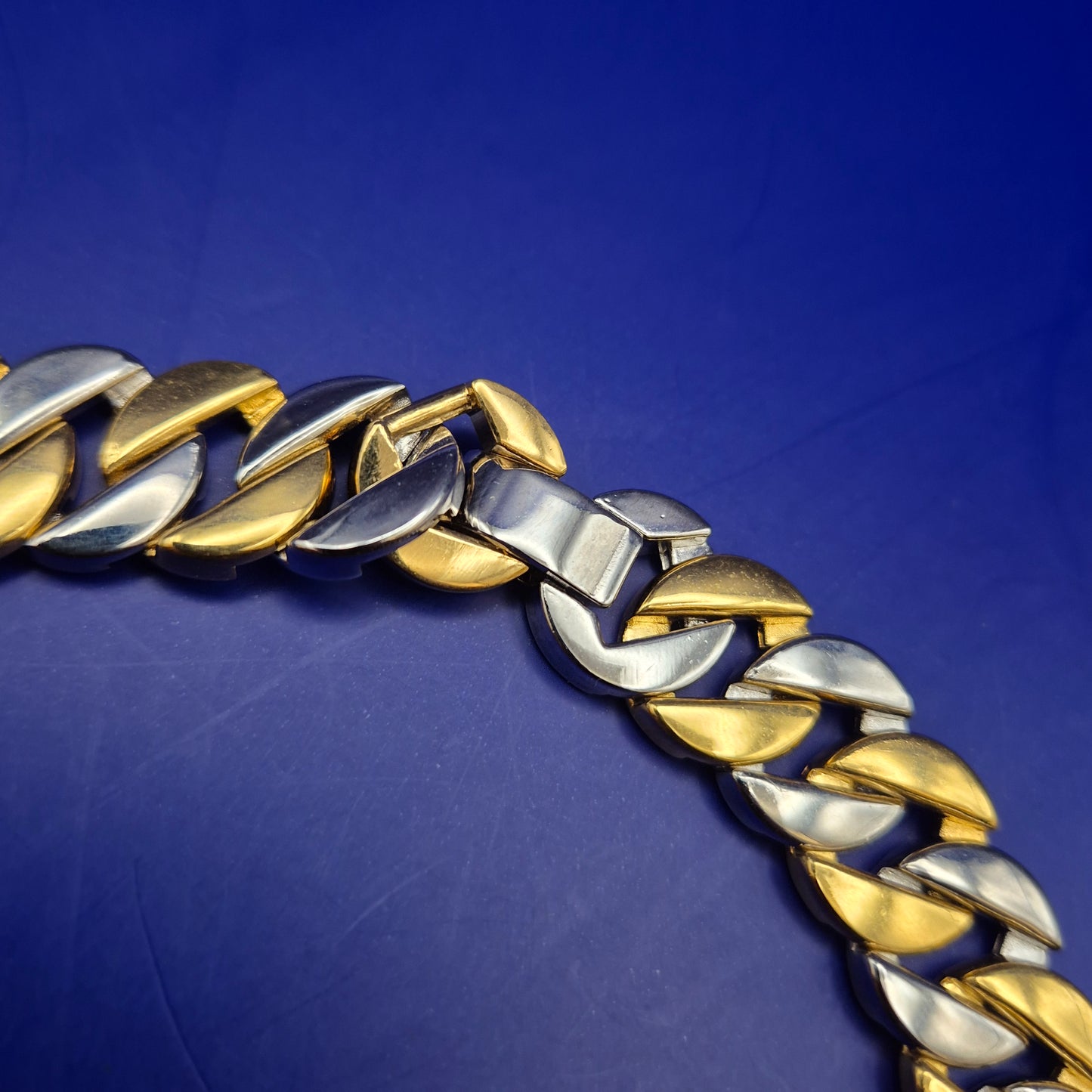 Massive Bicolor Panzerkette – Stilvolles Statement in Gold und Silber