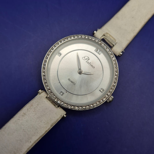 Funkelnde Platino Damen Uhr mit Strasslünette – Eleganter Look