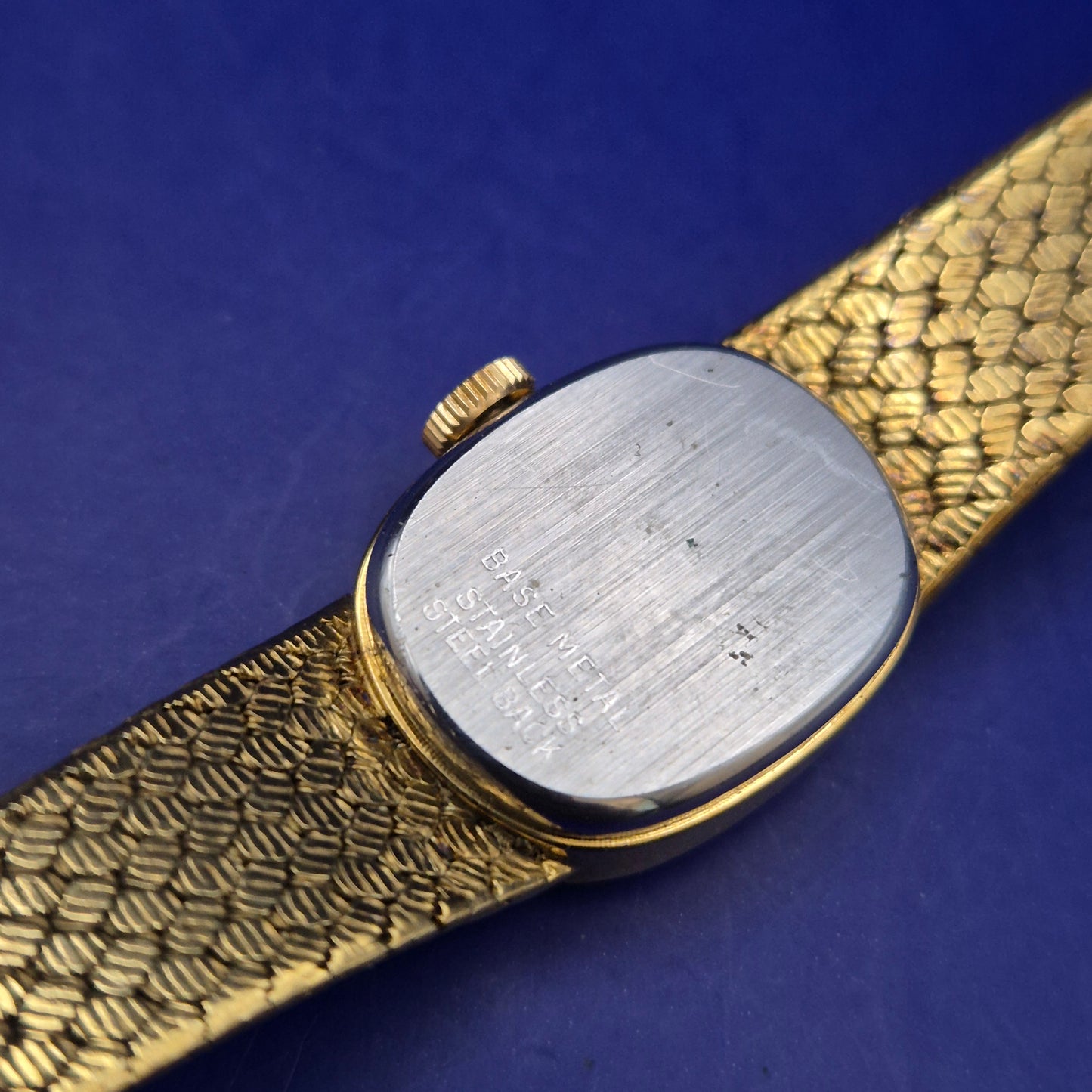 Edle Elgin Damen Uhr – Goldfarbenes Vintage Design mit Diamant-Akzent
