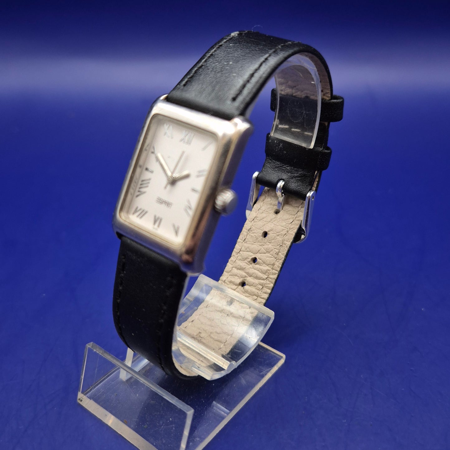 Klassische Esprit Damen Uhr – Rechteckiges Design mit Römischen Ziffern