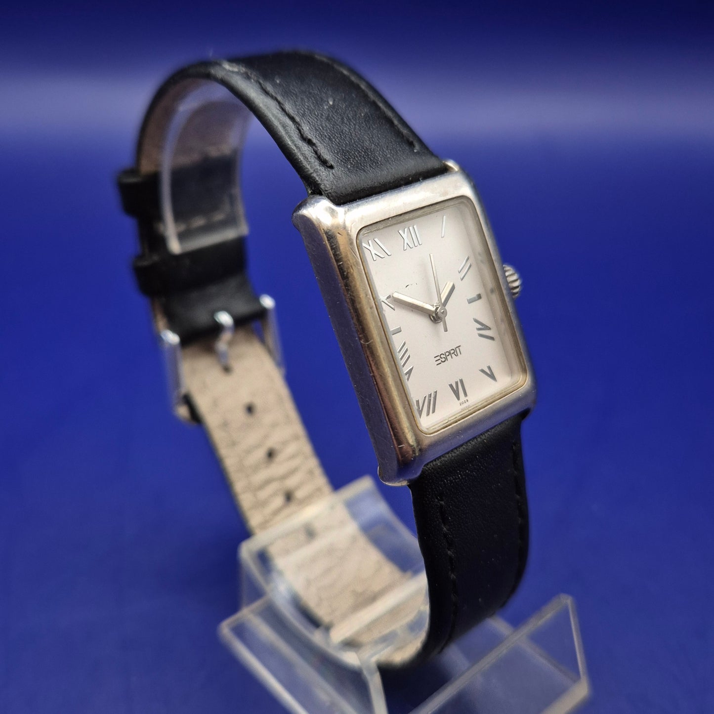 Klassische Esprit Damen Uhr – Rechteckiges Design mit Römischen Ziffern