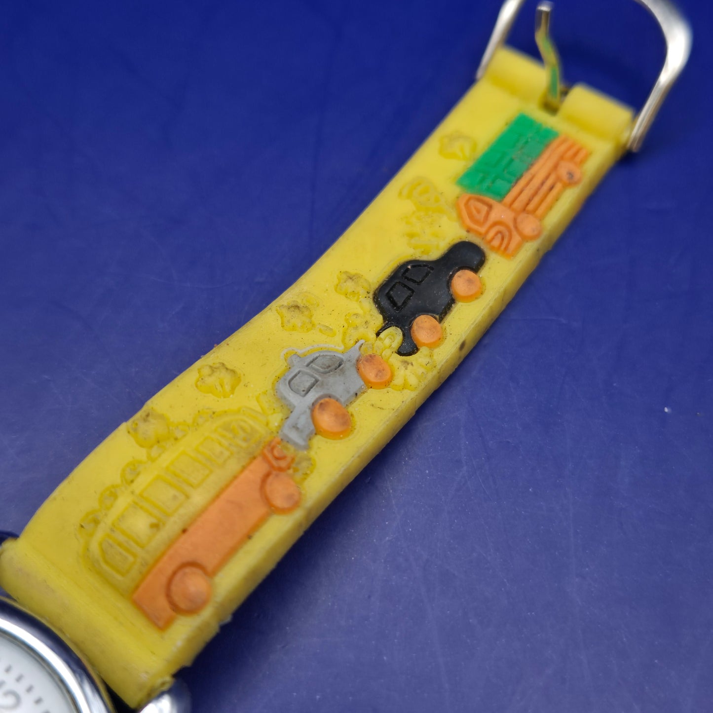 Bunte Kinder Uhr mit Auto-Motiven – Gelbes Silikonarmband für Entdecker