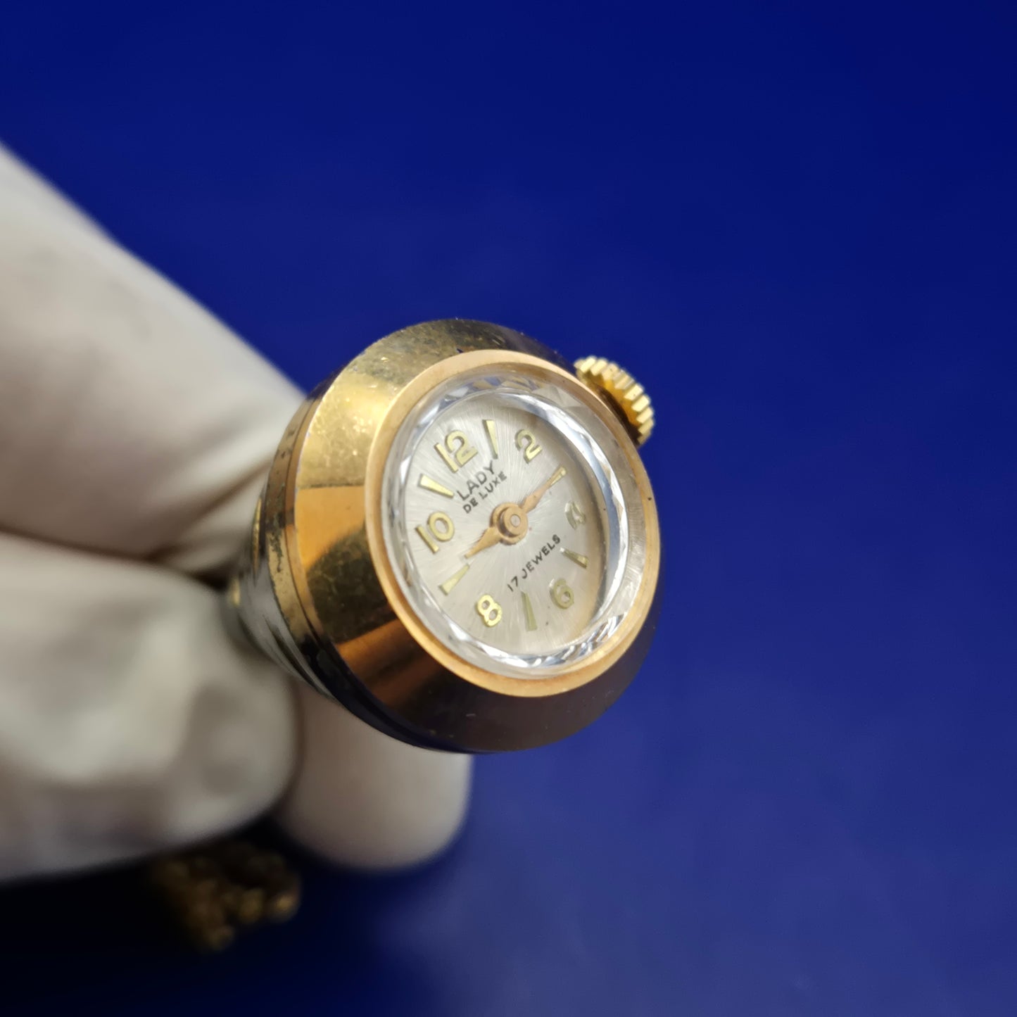 Elegante Lady De Luxe Ketten Uhr – Vintage Design mit 17 Jewels