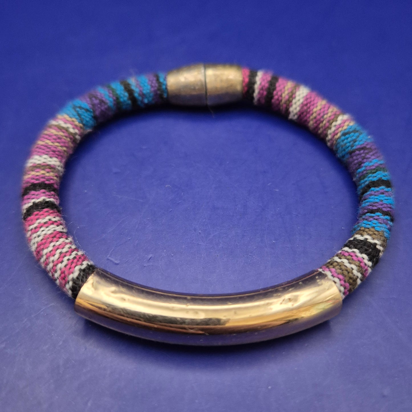 Buntes Stoff Armband im Boho-Stil – Magnetverschluss