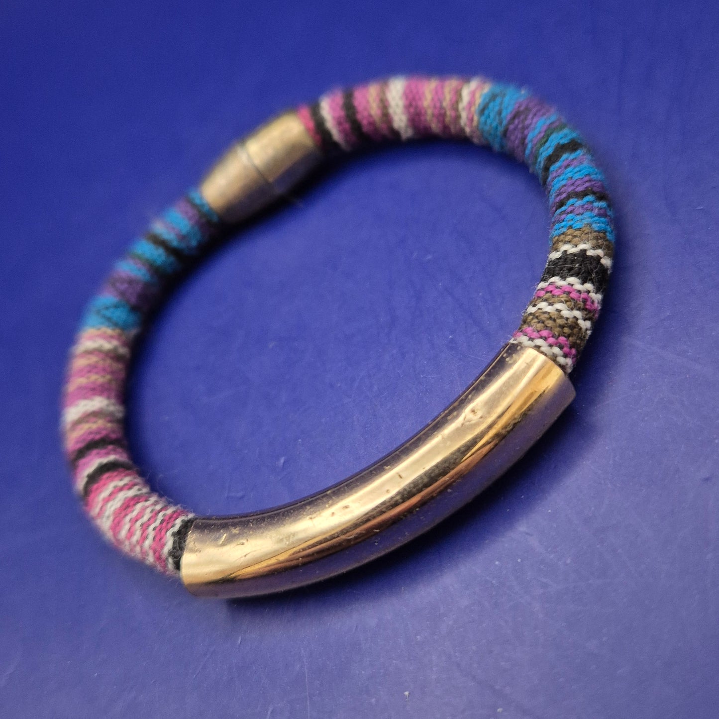 Buntes Stoff Armband im Boho-Stil – Magnetverschluss