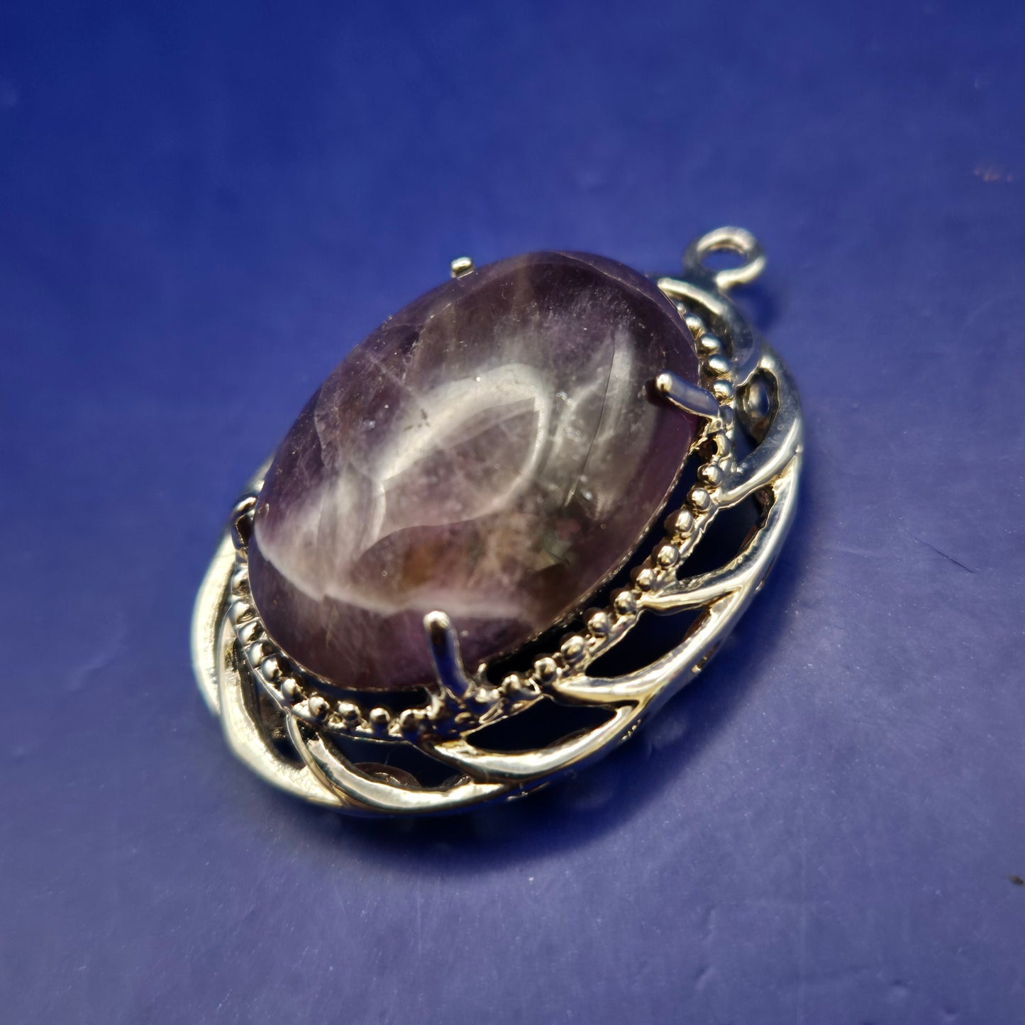 Vintage Amethyst Anhänger – Ovaler Edelstein in Silber Optik