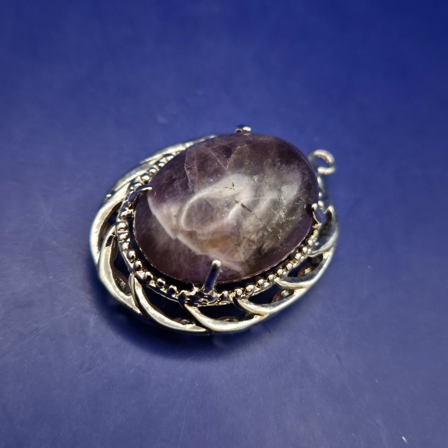 Vintage Amethyst Anhänger – Ovaler Edelstein in Silber Optik