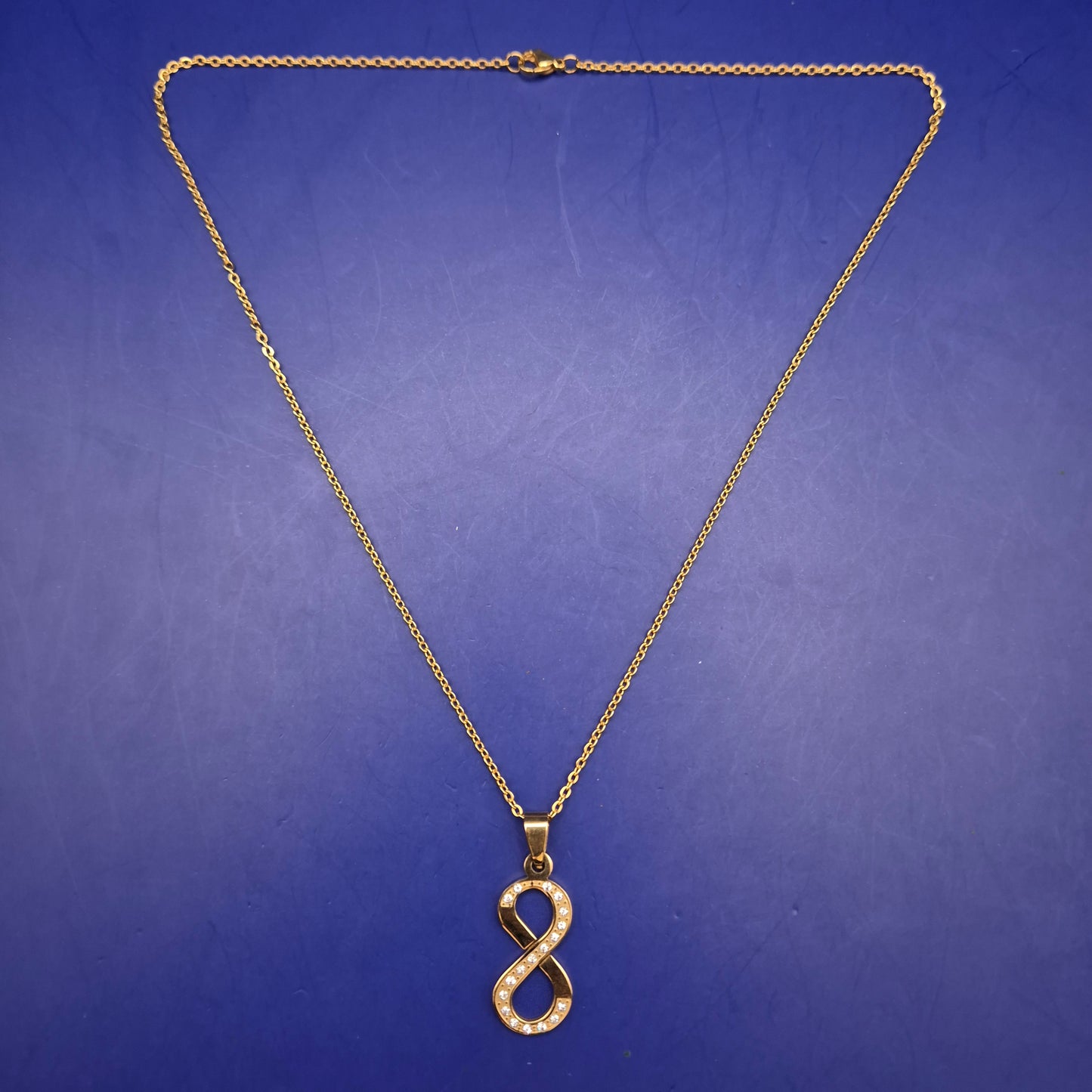 Elegante Damen Kette – Goldfarben mit funkelndem Unendlichkeits-Anhänger