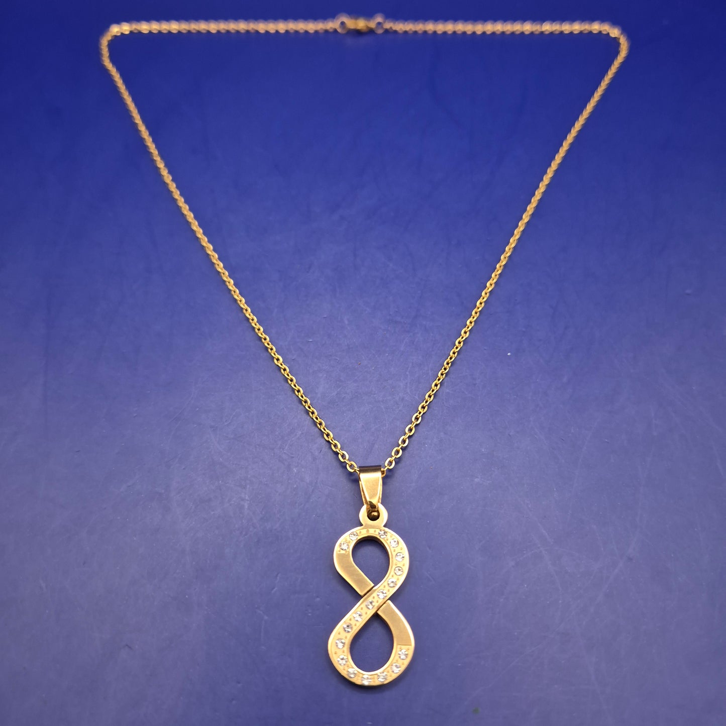 Elegante Damen Kette – Goldfarben mit funkelndem Unendlichkeits-Anhänger