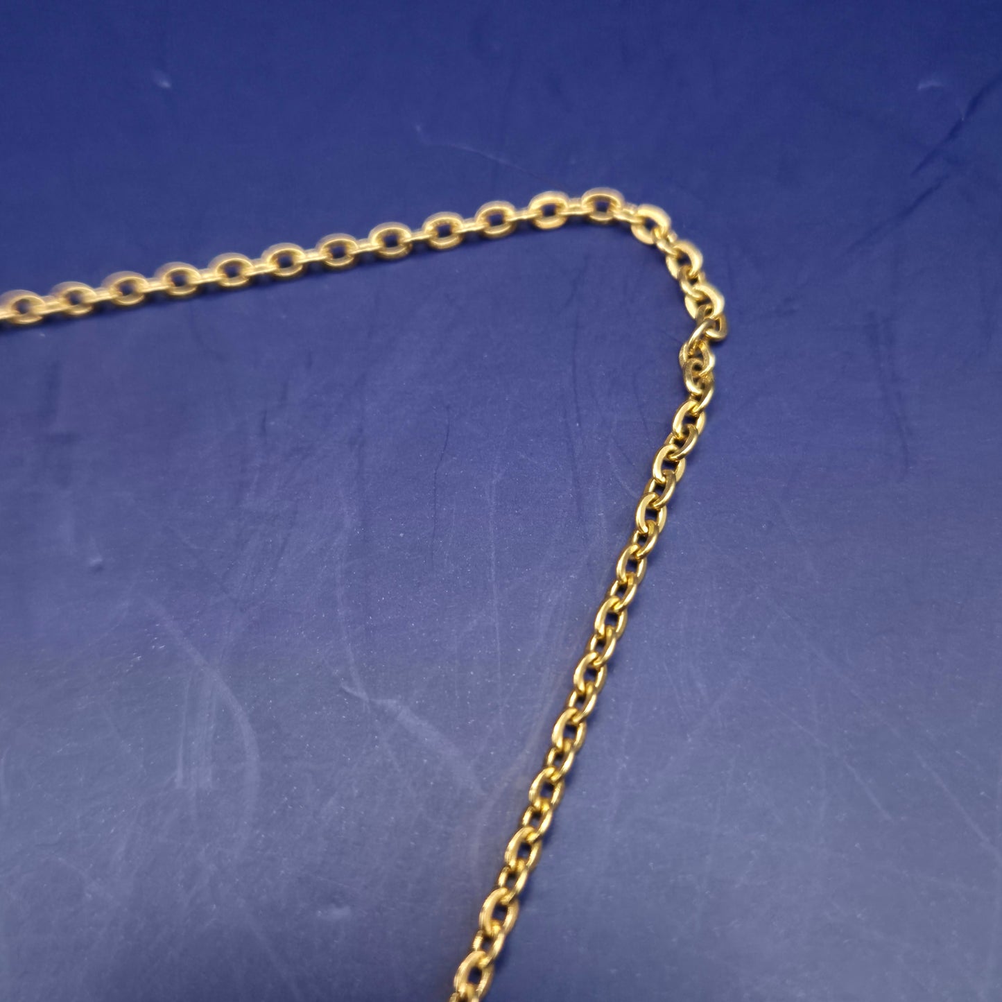 Elegante Damen Kette – Goldfarben mit funkelndem Unendlichkeits-Anhänger