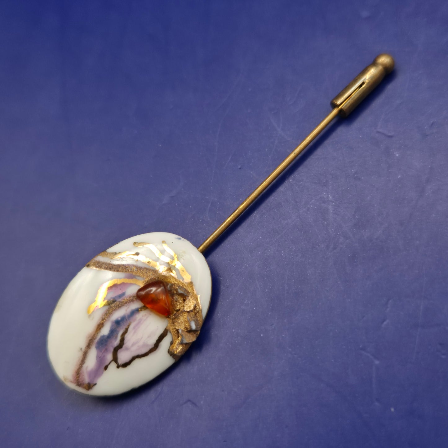 Handgefertigte Vintage Anstecknadel – Einzigartige Keramik Kunst
