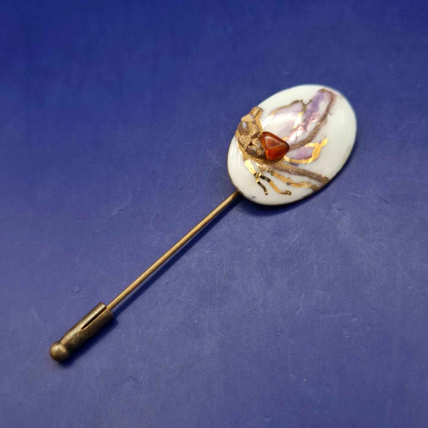Handgefertigte Vintage Anstecknadel – Einzigartige Keramik Kunst