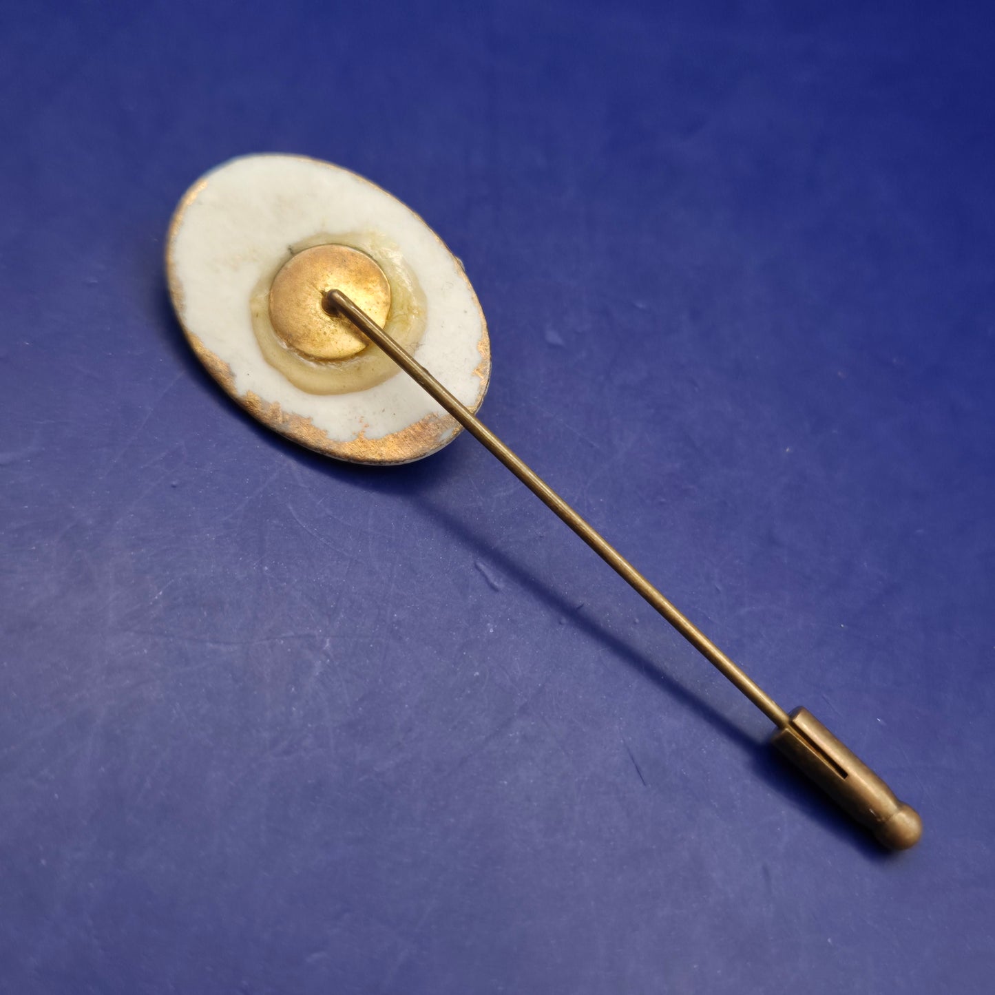 Handgefertigte Vintage Anstecknadel – Einzigartige Keramik Kunst