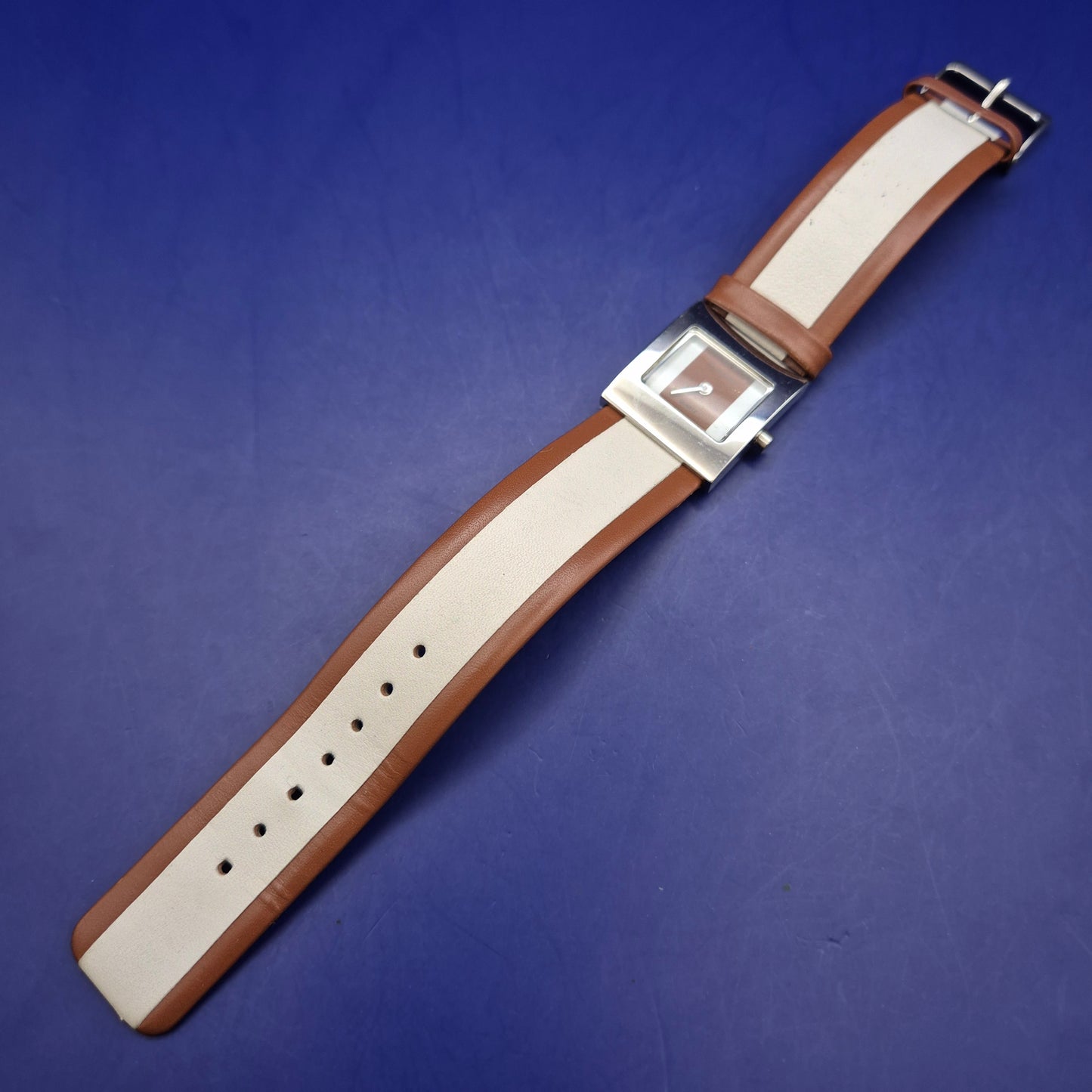 Moderne Velona & Co Damen Uhr – Rechteckiges Design in Braun & Weiß