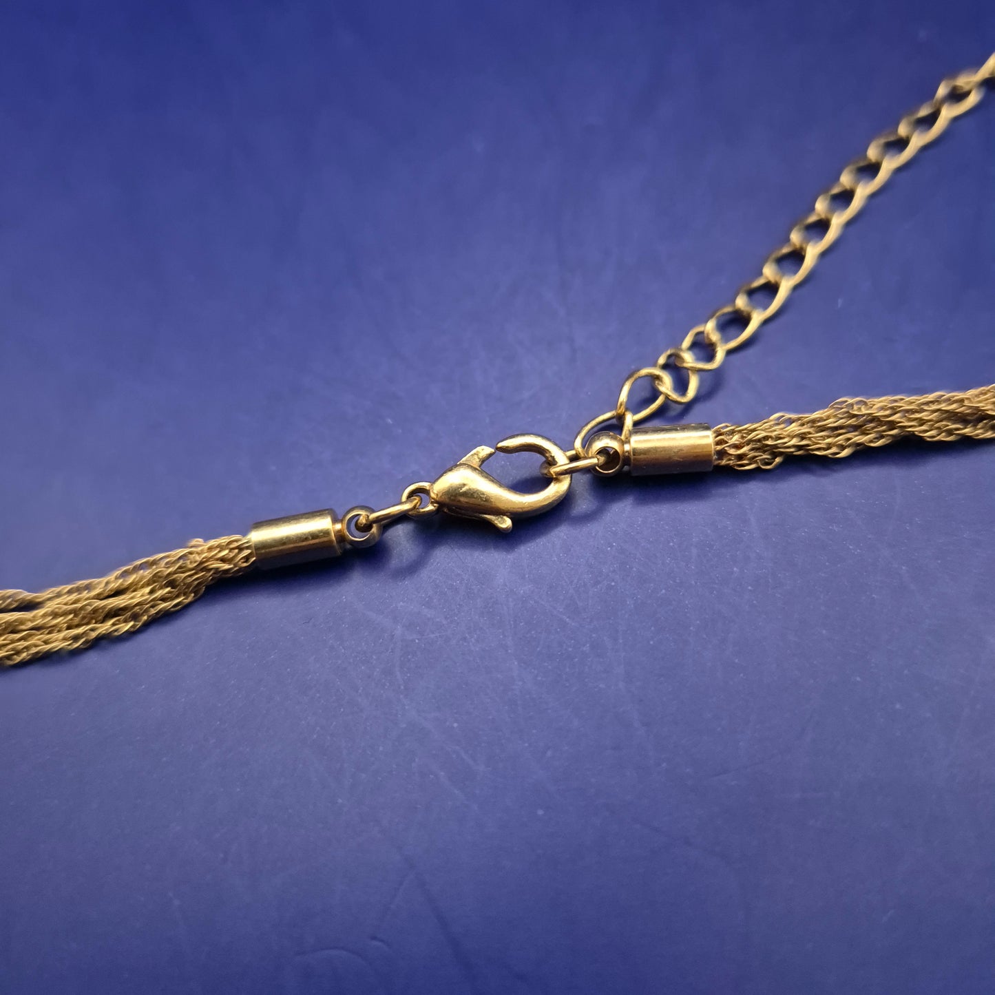 Elegante Senso di Donna Kette – Goldfarben mit Pavé-Kugel Anhänger