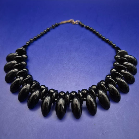 Markante Onyx Schwarz Damen Halskette – Statement Design in Tiefschwarz