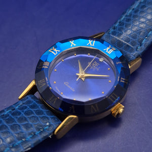 Stilvolle Damen Uhr mit blauem Zifferblatt – Exklusives Facettendesign
