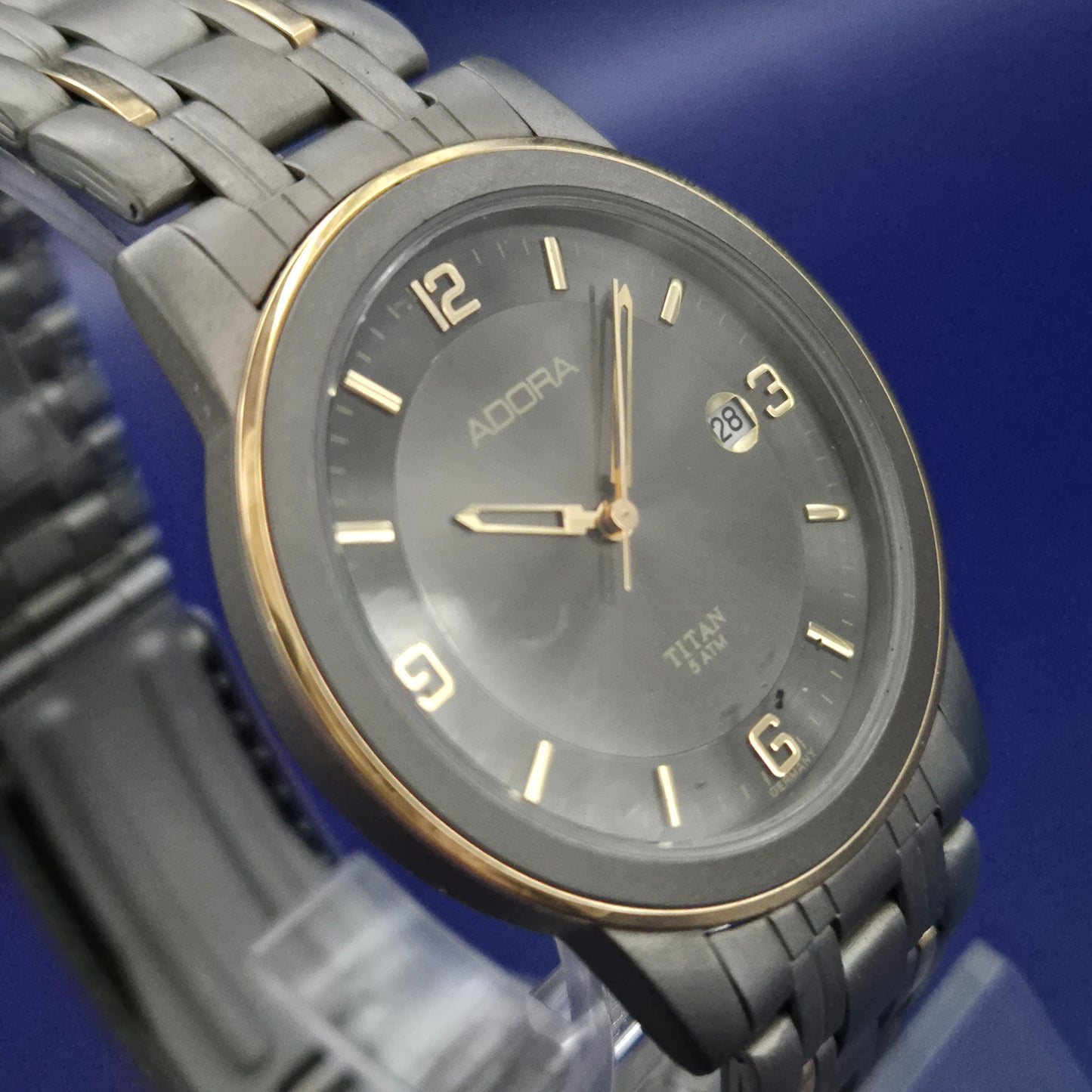 Moderne Adora Titan Herren Uhr – Bi-Color Design mit Datumsanzeige