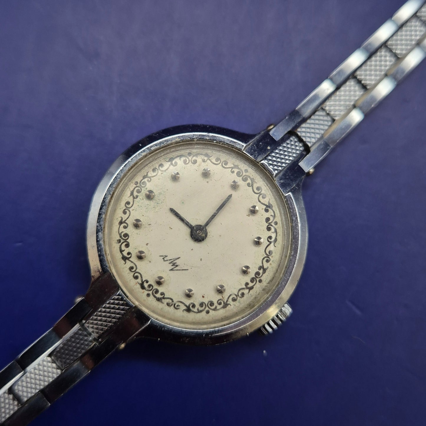 Elegante Vintage Luch Damen Uhr – Filigranes Sowjet-Design