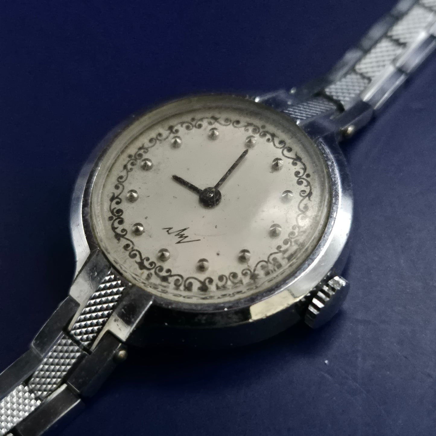Elegante Vintage Luch Damen Uhr – Filigranes Sowjet-Design