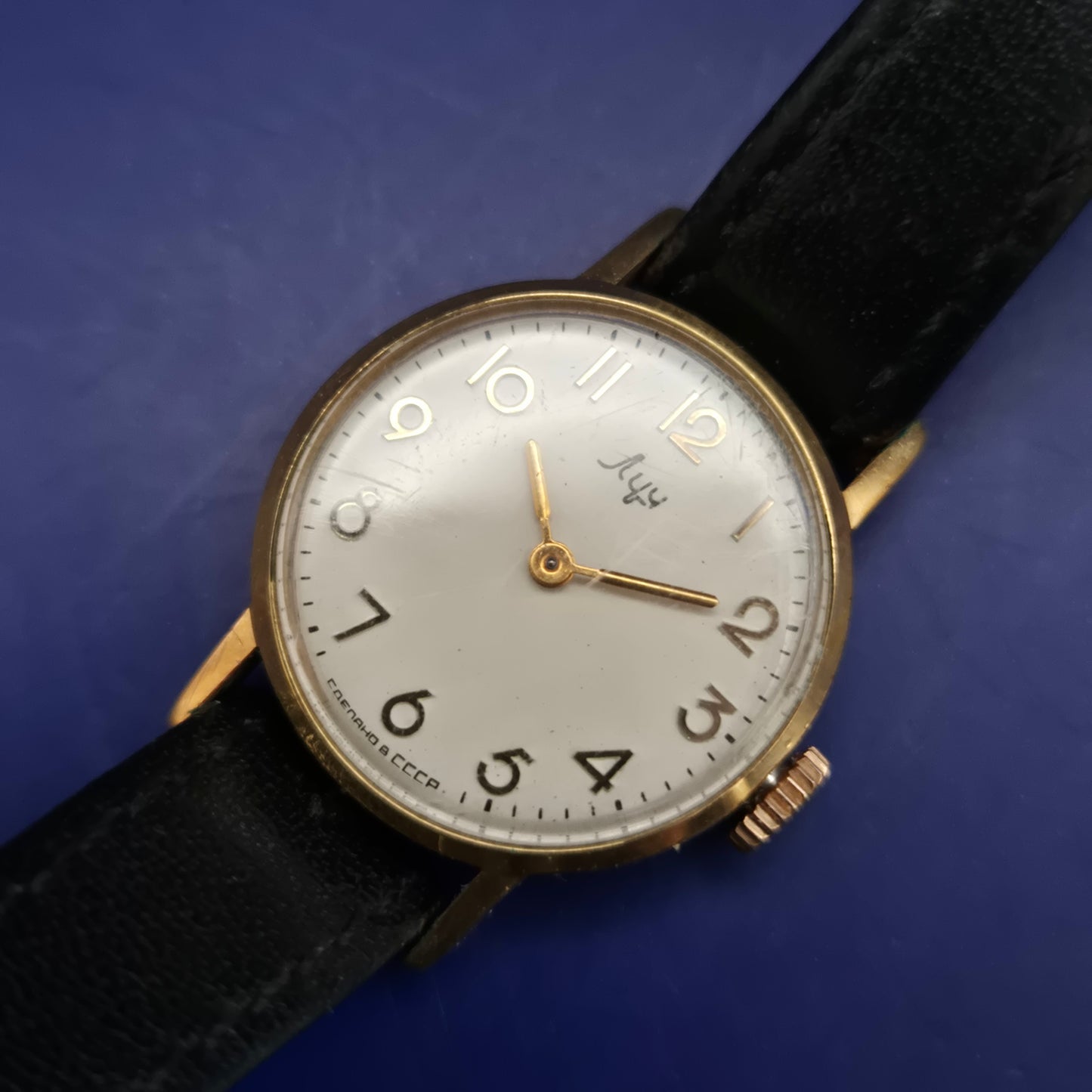 Vintage Luch Damen Uhr – Klassisches Design aus der Sowjetunion