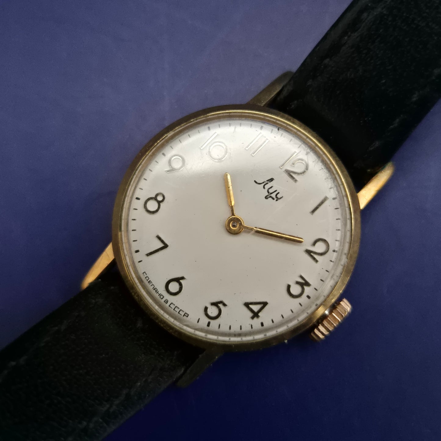Vintage Luch Damen Uhr – Klassisches Design aus der Sowjetunion