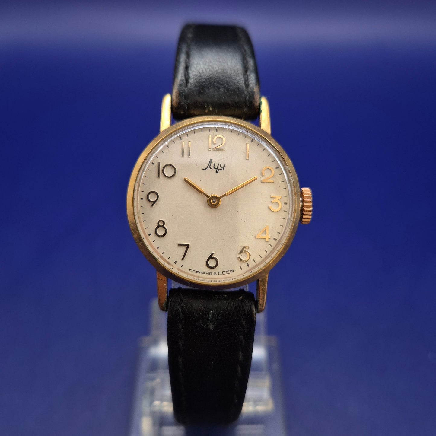 Vintage Luch Damen Uhr – Klassisches Design aus der Sowjetunion