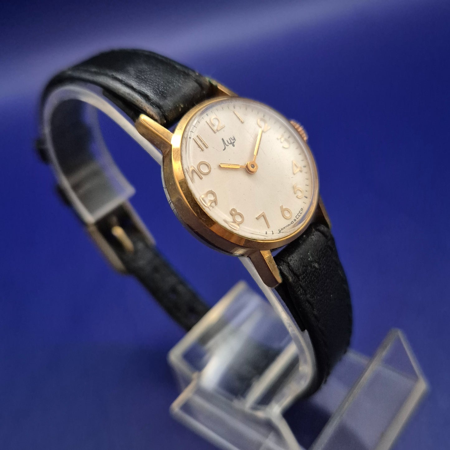 Vintage Luch Damen Uhr – Klassisches Design aus der Sowjetunion