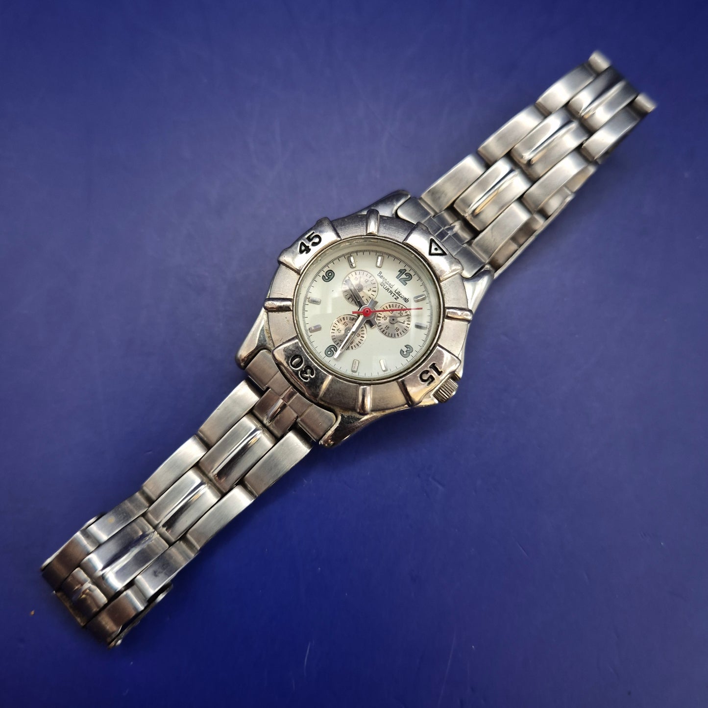 Robuste Bernard Lacomb Herren Uhr – Markantes Design in Edelstahl