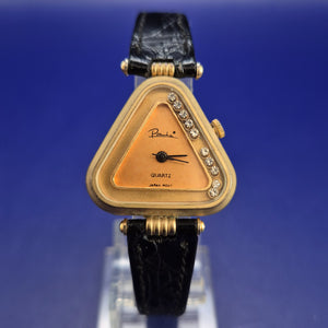 Elegante Piranha Damen Uhr – Goldenes Dreieck Design mit Strass