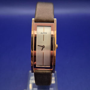 Elegante Alfex Damen Uhr – Exklusives Plum Design aus der Schweiz